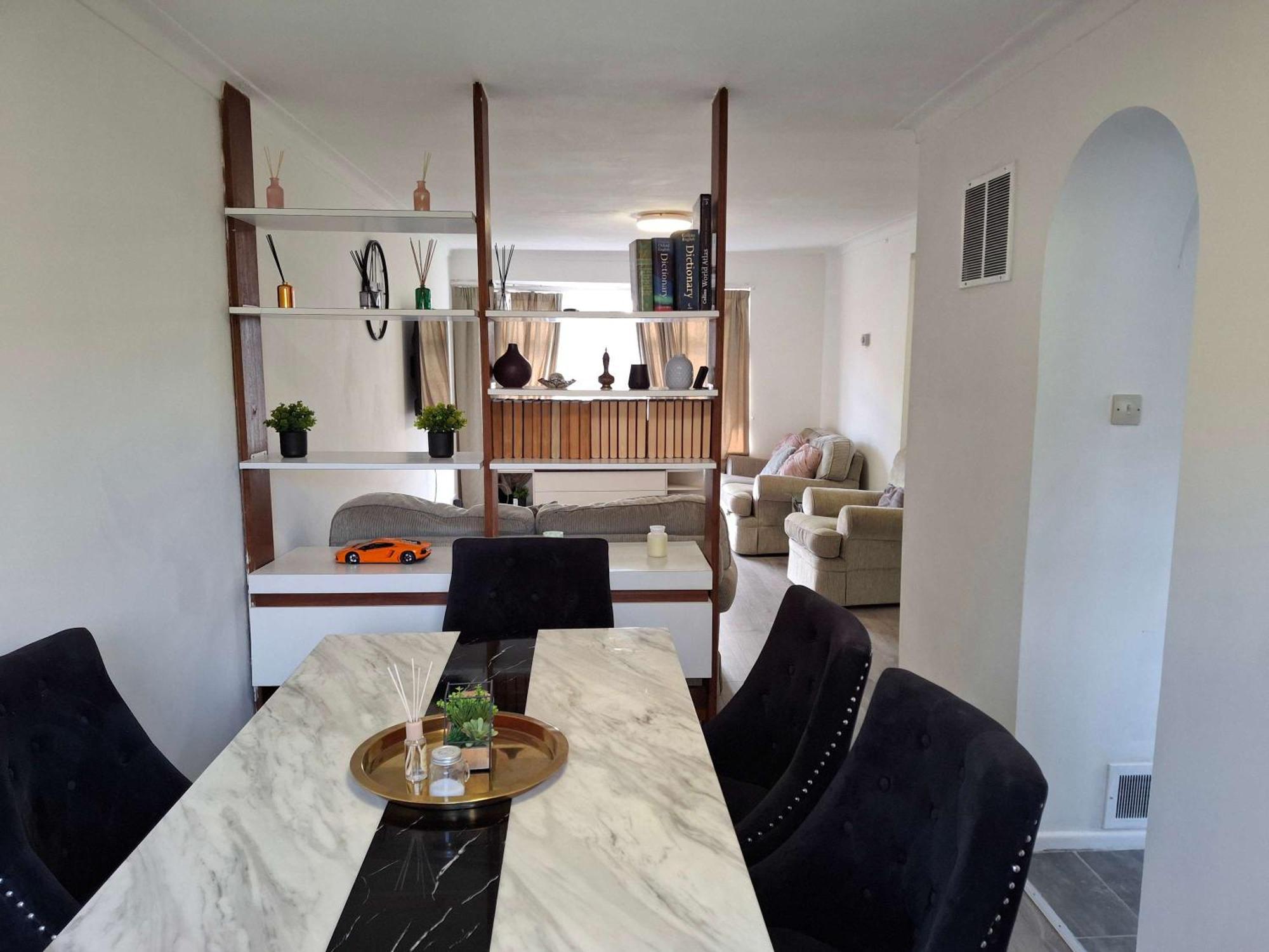 Nicely Decorated 3 Bedroom House Near Heathrow, London Staines-upon-Thames Bagian luar foto