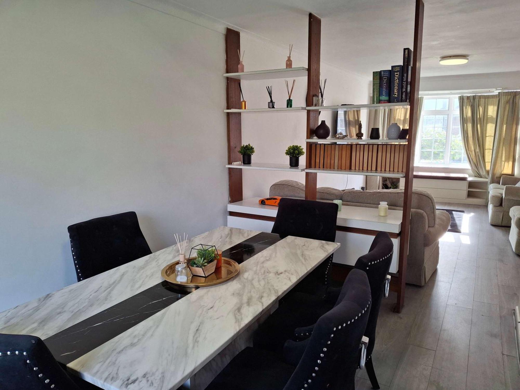Nicely Decorated 3 Bedroom House Near Heathrow, London Staines-upon-Thames Bagian luar foto